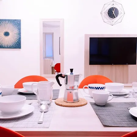 Di Design Alle Due Torri * بولونيا